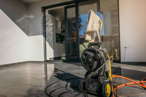 Best Animal Enclosure Cleaning  in Wauwatosa, WI